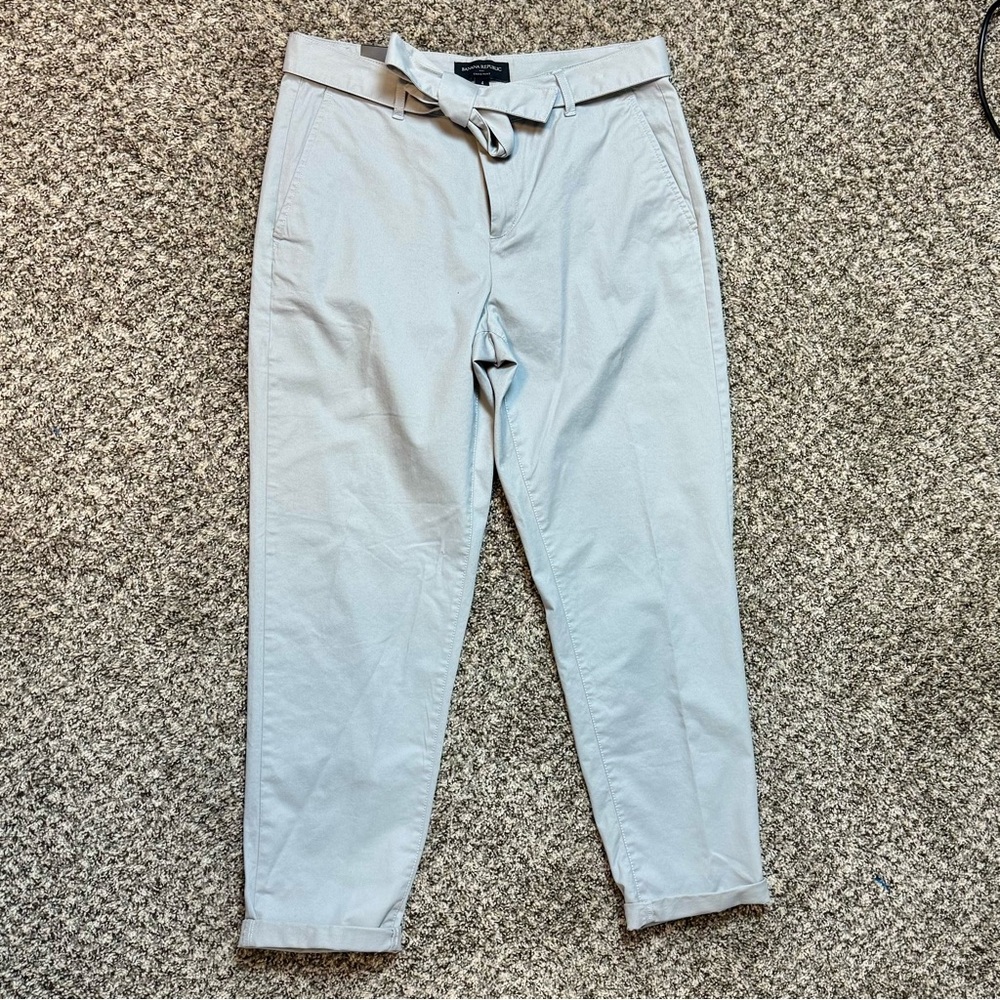 Banana Republic Light Gray Cropped Pants
